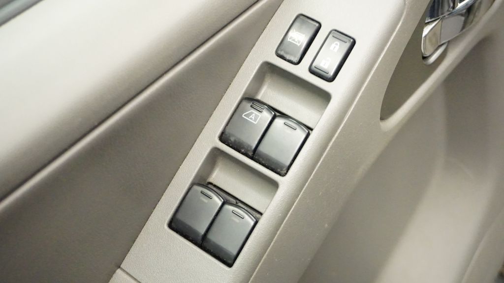 Thumbnail: 2012 Nissan Frontier - 25