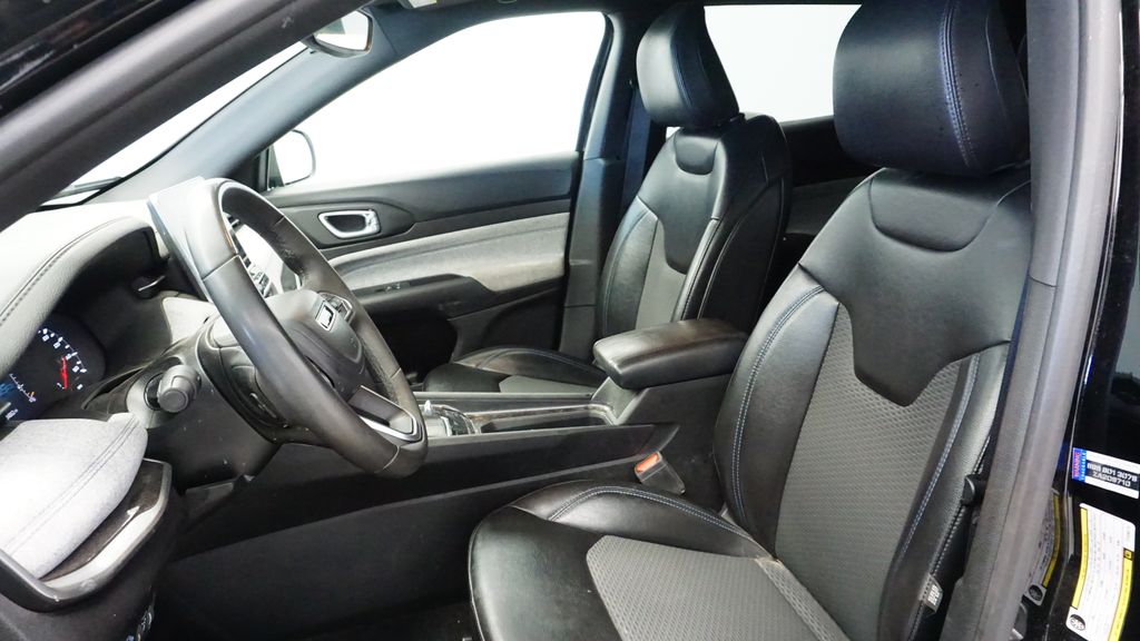 Thumbnail: 2023 Jeep Compass - 23