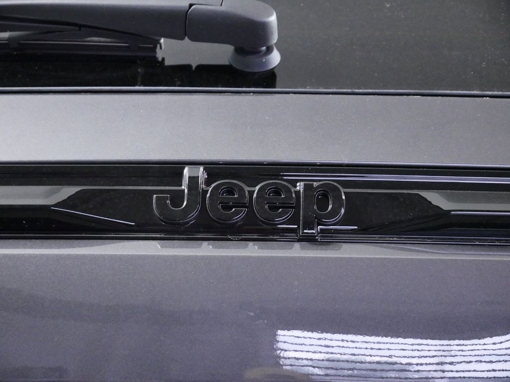 Thumbnail: 2024 Jeep Grand Cherokee - 13
