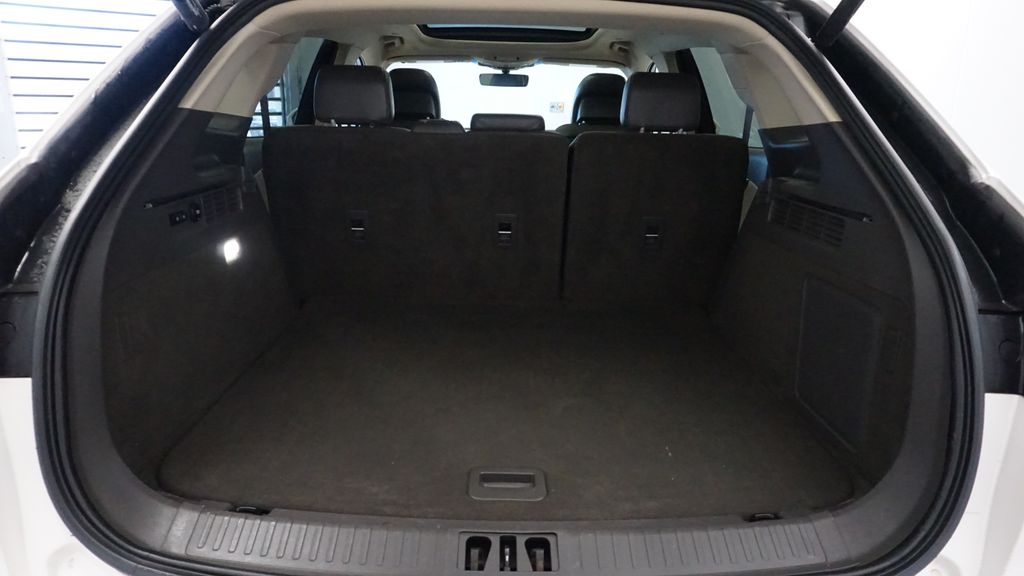 Thumbnail: 2019 Lincoln Nautilus - 18