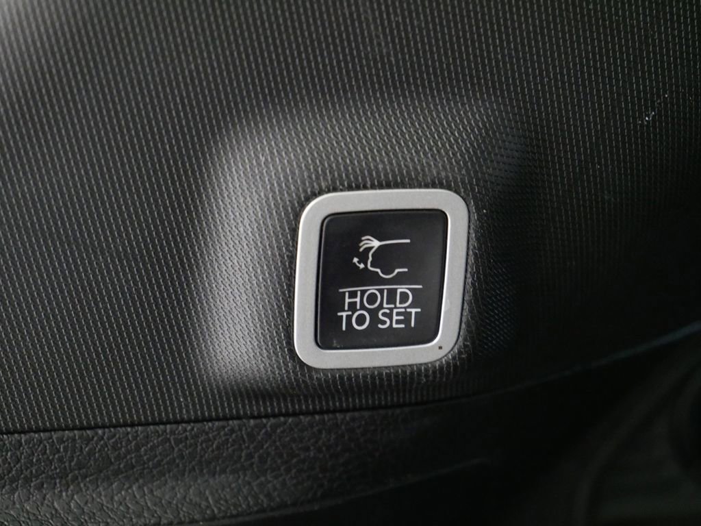 Thumbnail: 2022 Jeep Grand Cherokee - 19