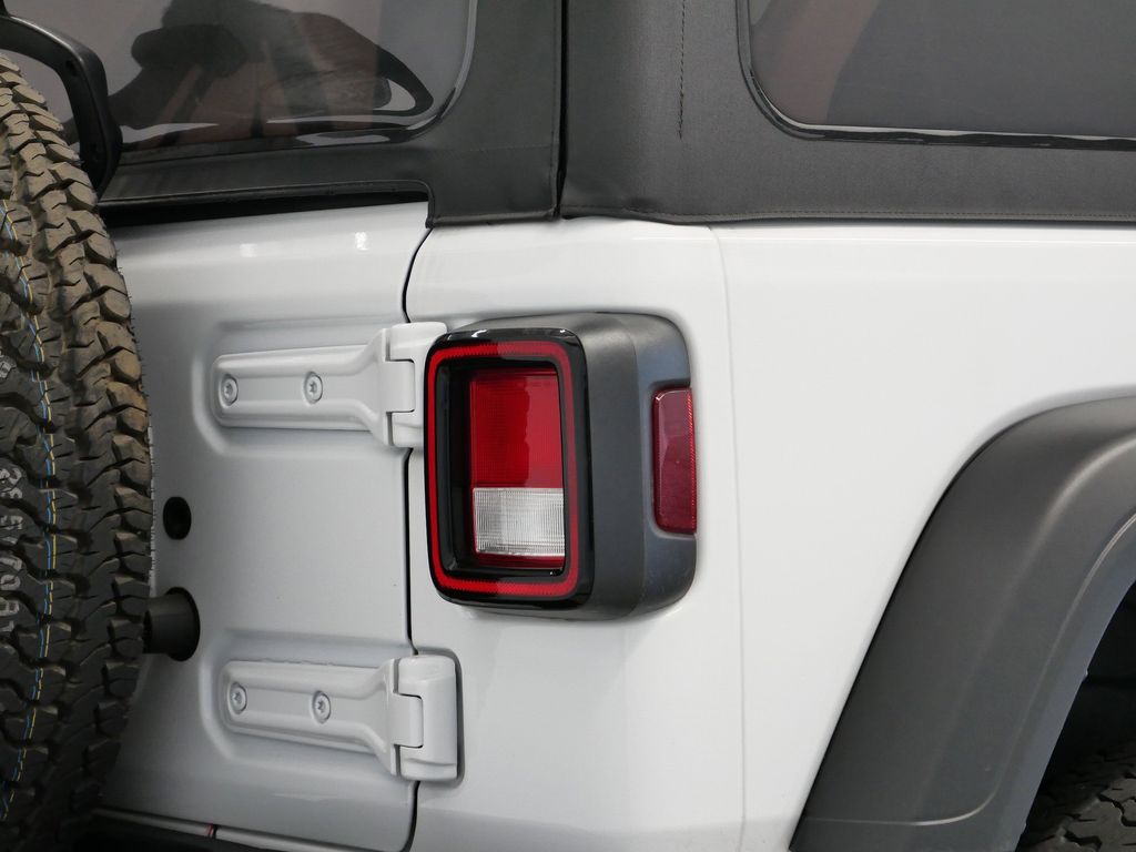 Thumbnail: 2020 Jeep Wrangler - 19