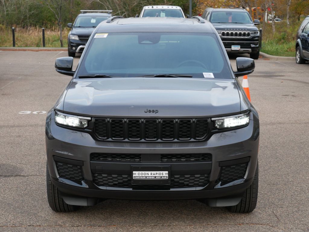 Thumbnail: 2025 Jeep Grand Cherokee L - 18