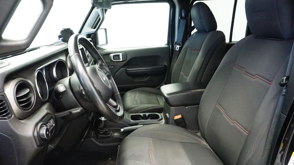 Thumbnail: 2019 Jeep Wrangler - 26