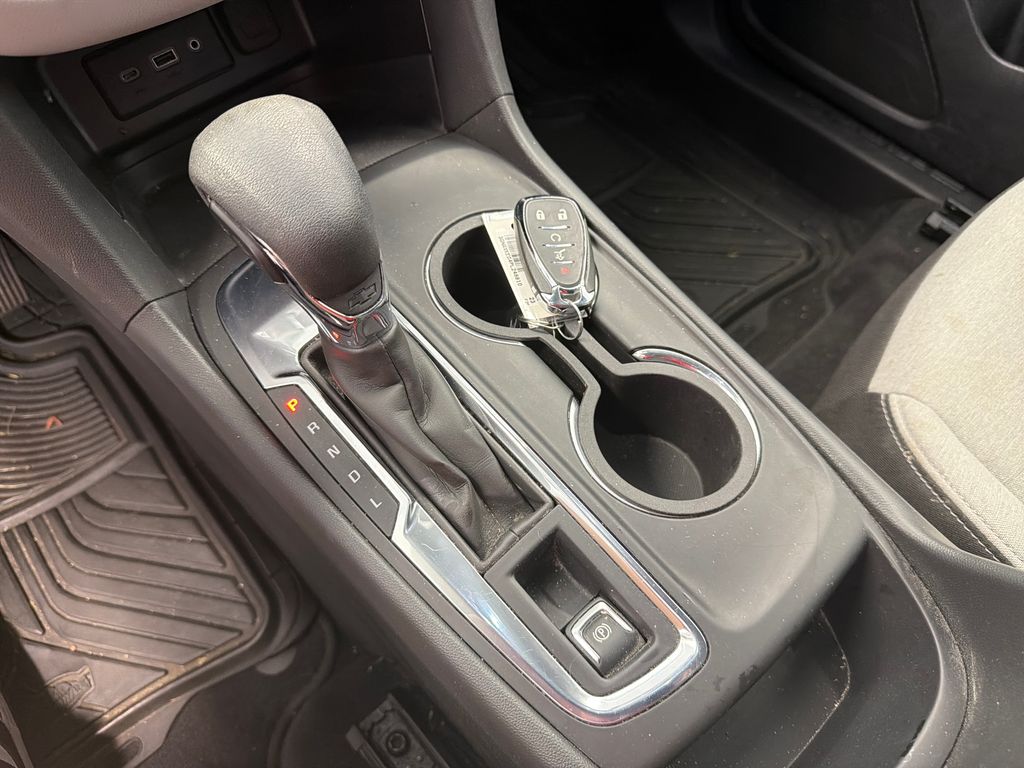 Thumbnail: 2023 Chevrolet Equinox - 21