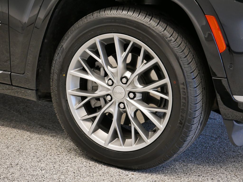 Thumbnail: 2022 Jeep Grand Cherokee L - 15