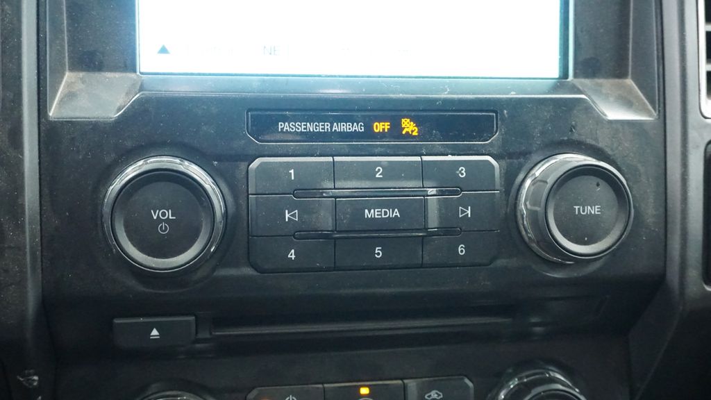 Thumbnail: 2016 Ford F-150 - 31