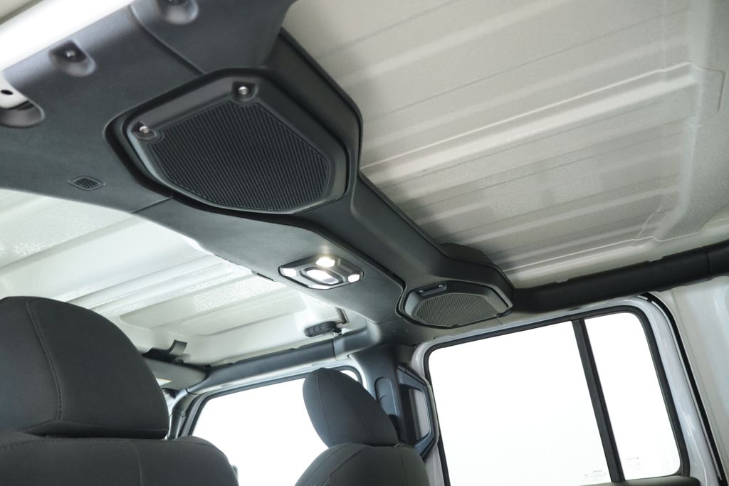 Thumbnail: 2021 Jeep Wrangler - 19