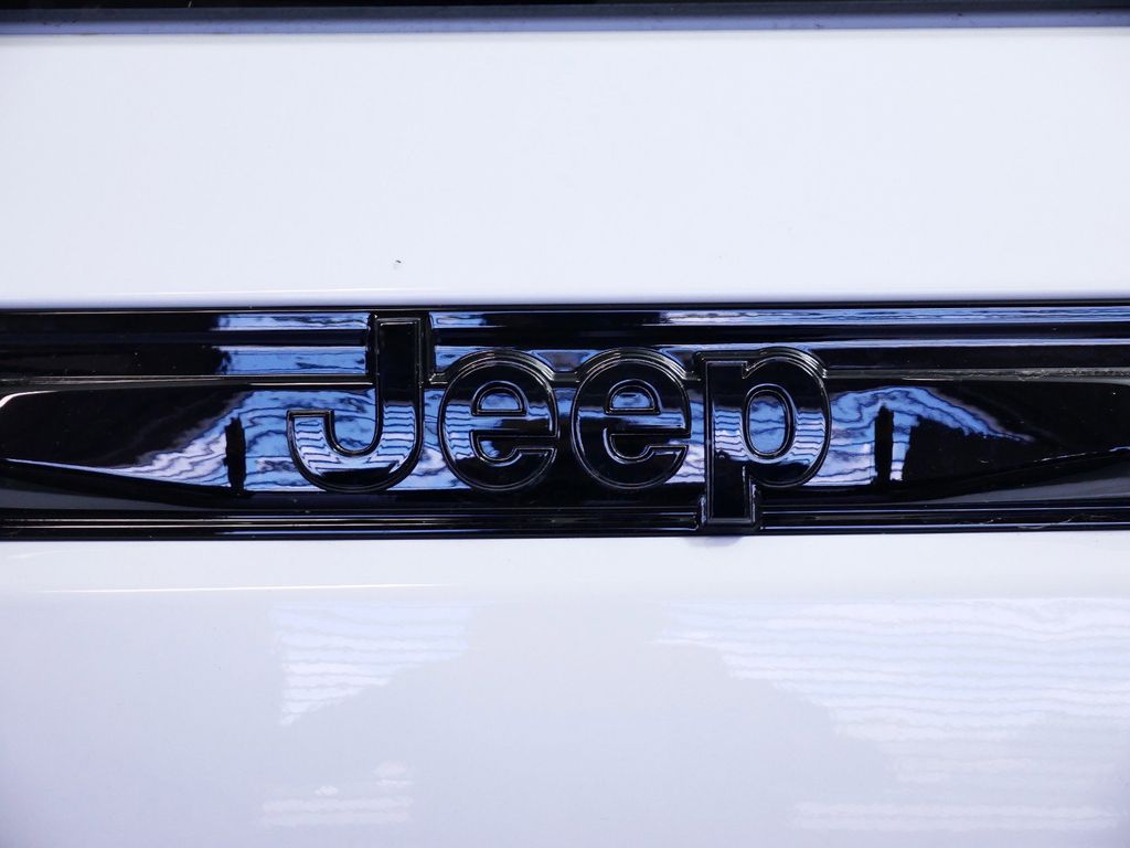 Thumbnail: 2025 Jeep Grand Cherokee - 13