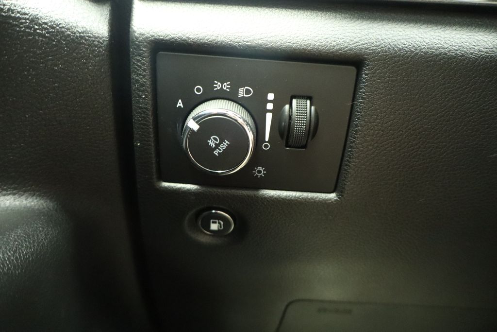 Thumbnail: 2021 Jeep Grand Cherokee - 42