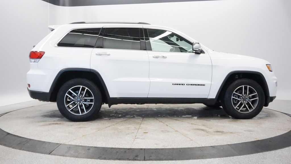 Thumbnail: 2021 Jeep Grand Cherokee - 12