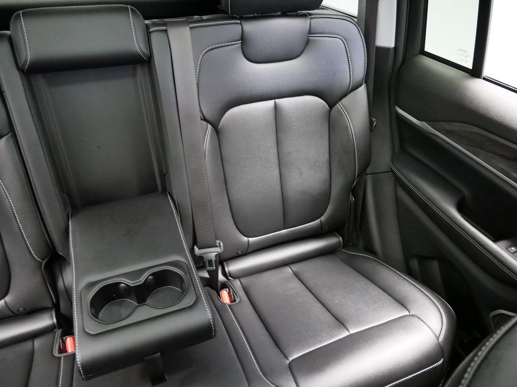 Thumbnail: 2024 Jeep Grand Cherokee - 26