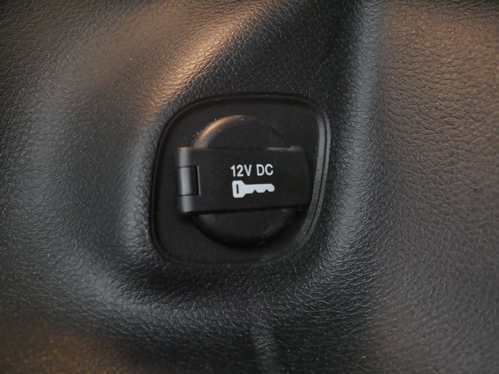 Thumbnail: 2022 Jeep Cherokee - 17