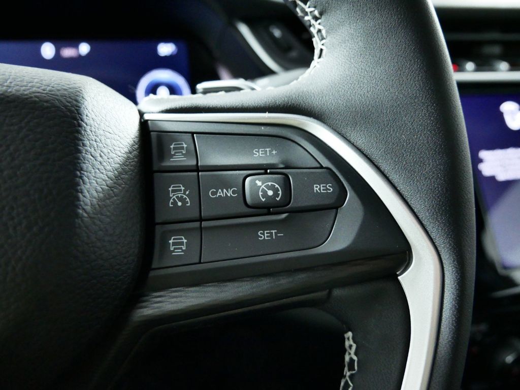 Thumbnail: 2024 Jeep Grand Cherokee - 40