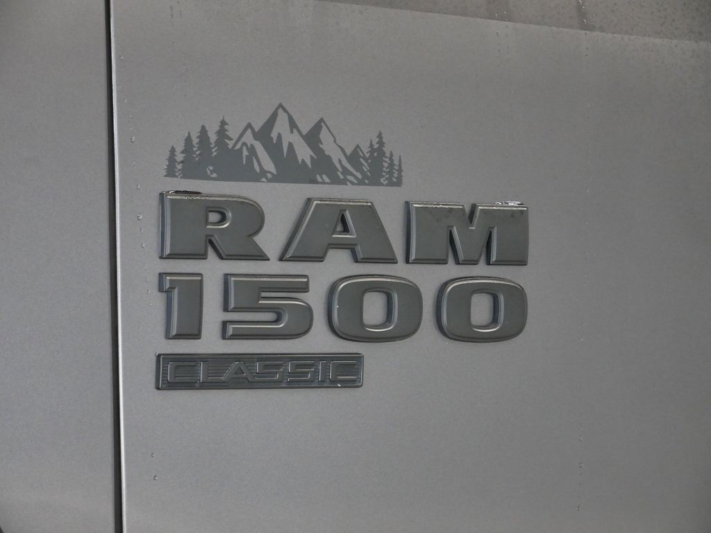 Thumbnail: 2021 RAM 1500 Classic - 17