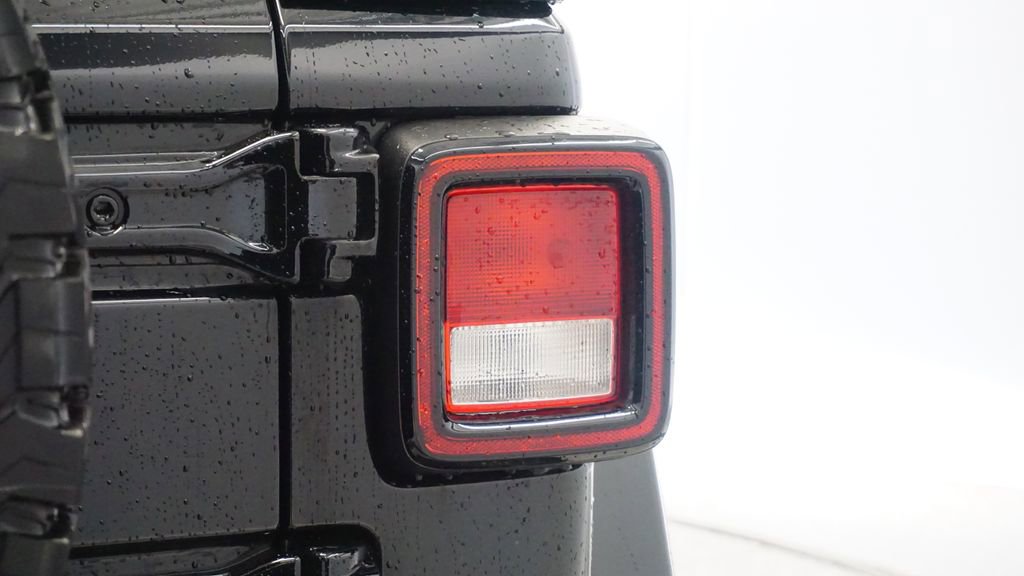 Thumbnail: 2021 Jeep Wrangler - 15