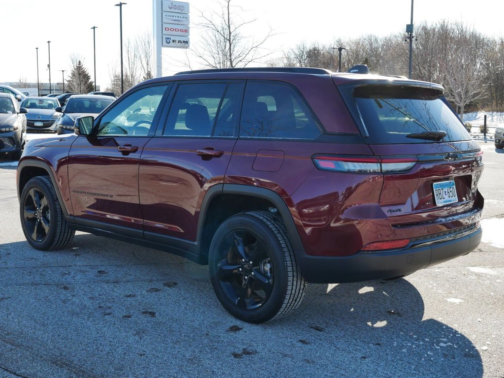 Thumbnail: 2024 Jeep Grand Cherokee - 15