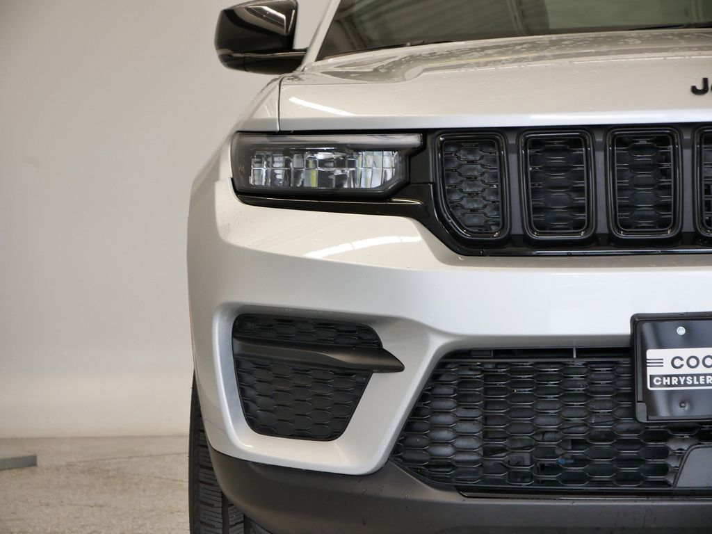 Thumbnail: 2024 Jeep Grand Cherokee - 50