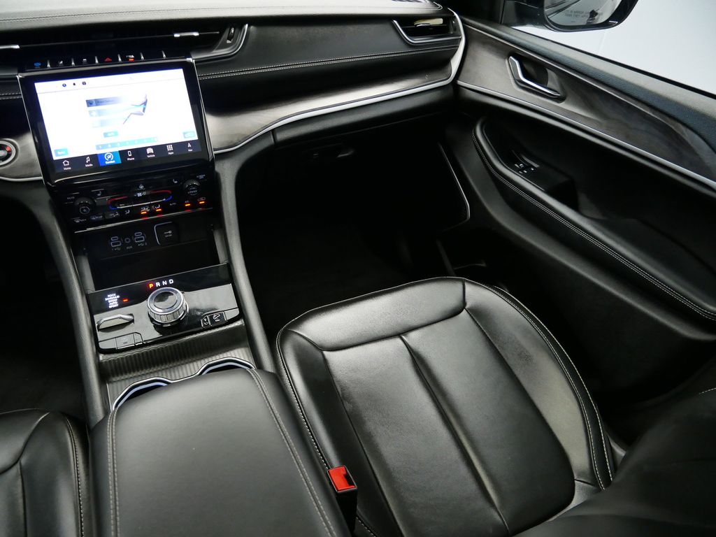 Thumbnail: 2024 Jeep Grand Cherokee - 18