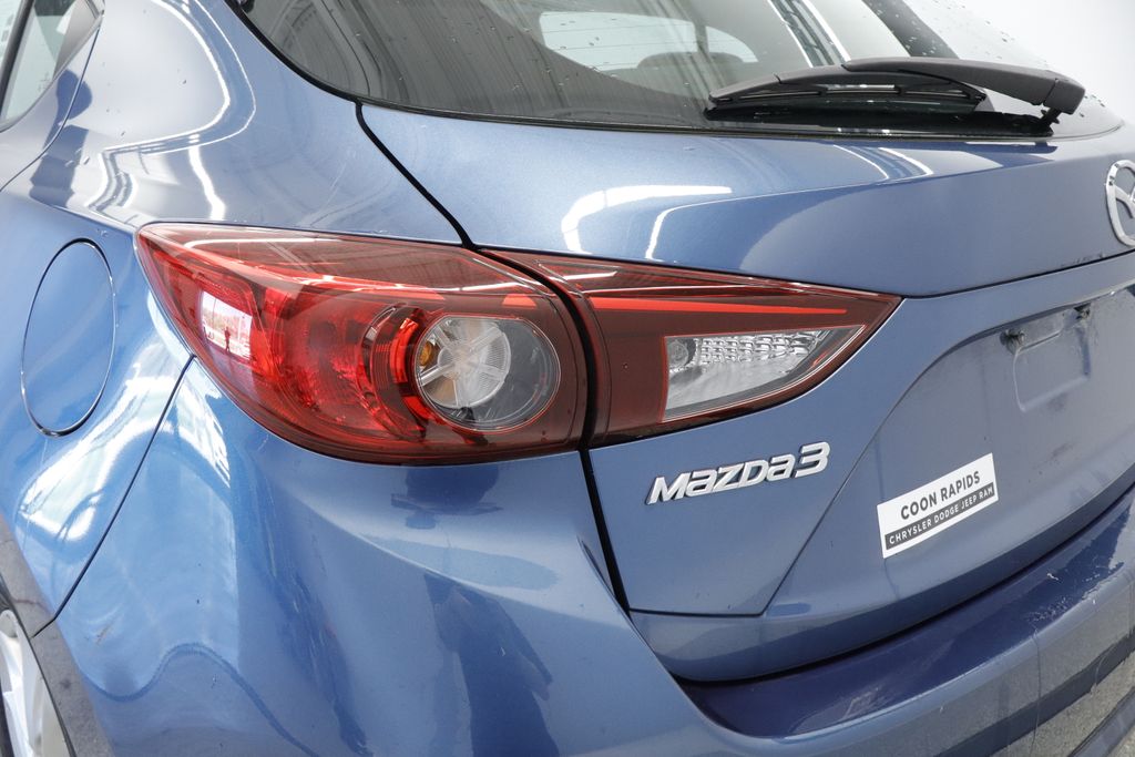 Thumbnail: 2017 Mazda Mazda3 - 21
