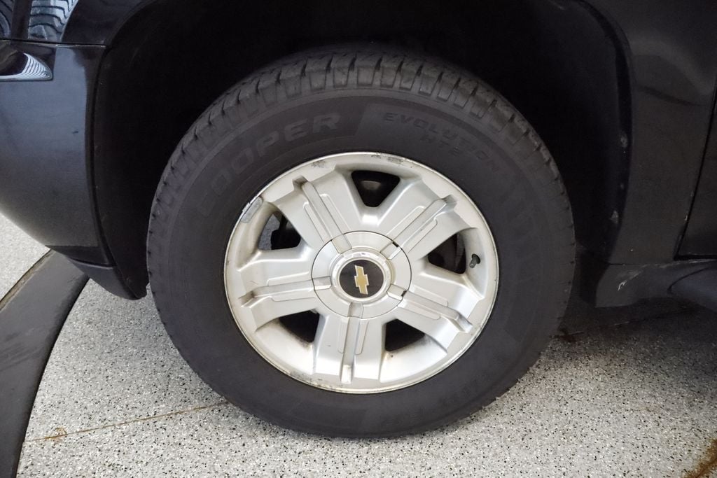 Thumbnail: 2008 Chevrolet Tahoe - 6
