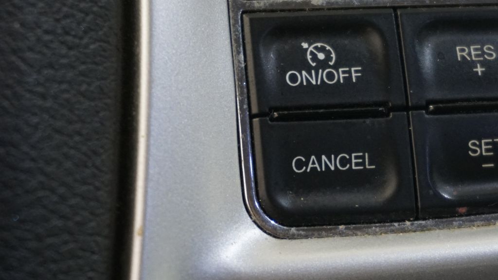 Thumbnail: 2014 Chrysler Town & Country - 51