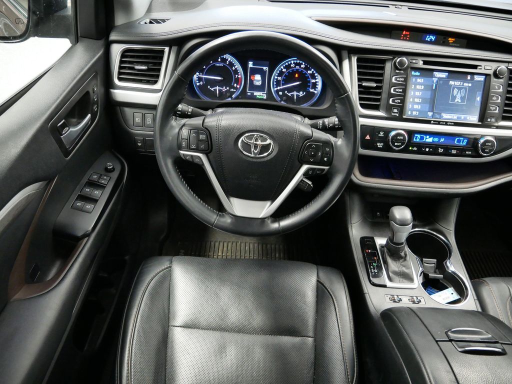 Thumbnail: 2017 Toyota Highlander - 26