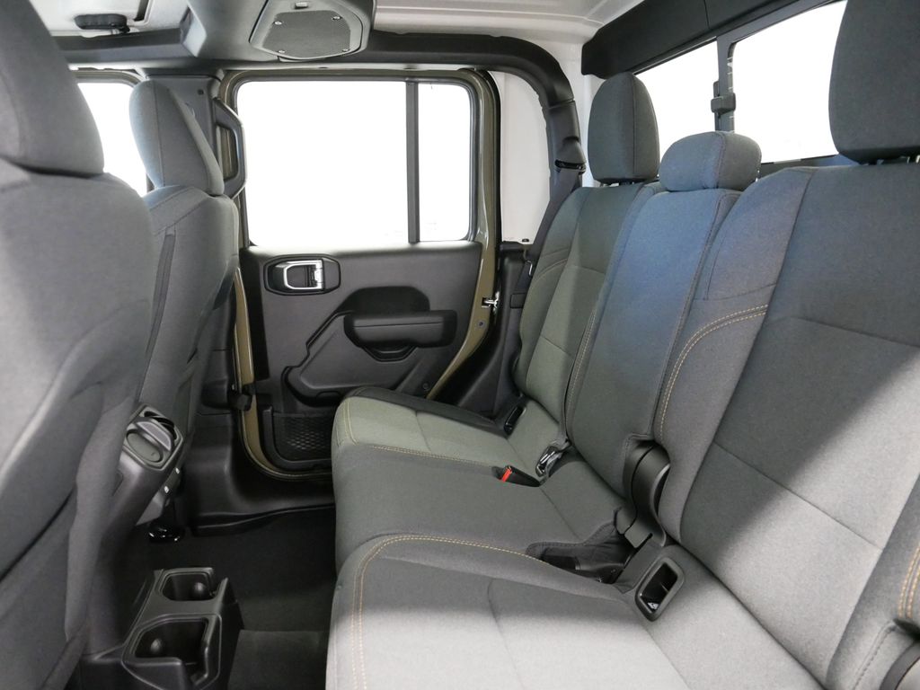 Thumbnail: 2025 Jeep Gladiator - 32