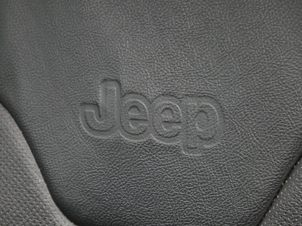 Thumbnail: 2022 Jeep Compass - 8
