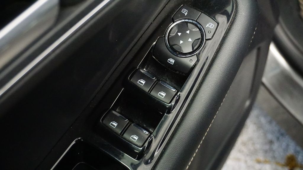 Thumbnail: 2019 Ford Edge - 29