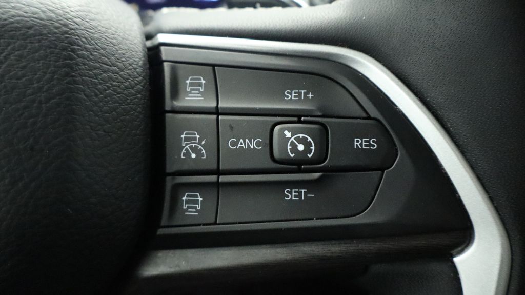 Thumbnail: 2023 Jeep Grand Cherokee - 33