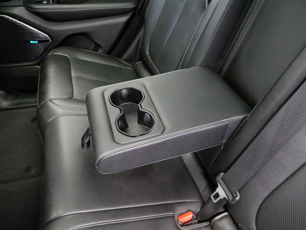 Thumbnail: 2022 Jeep Grand Cherokee - 14