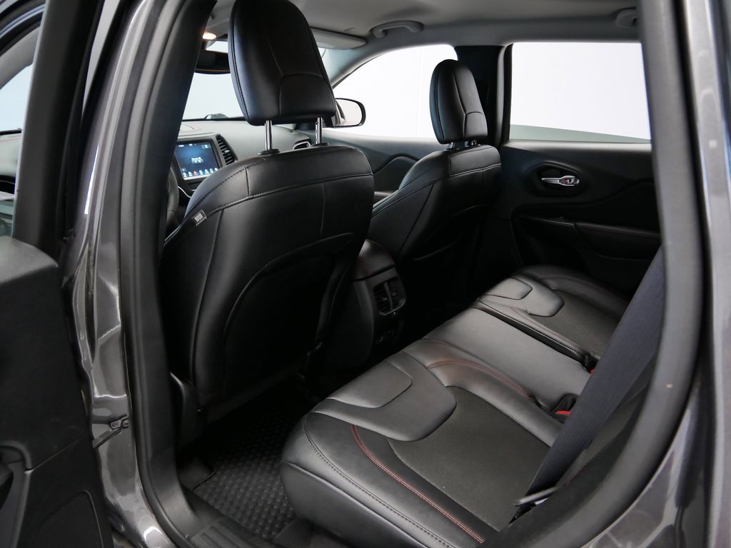 Thumbnail: 2022 Jeep Cherokee - 9