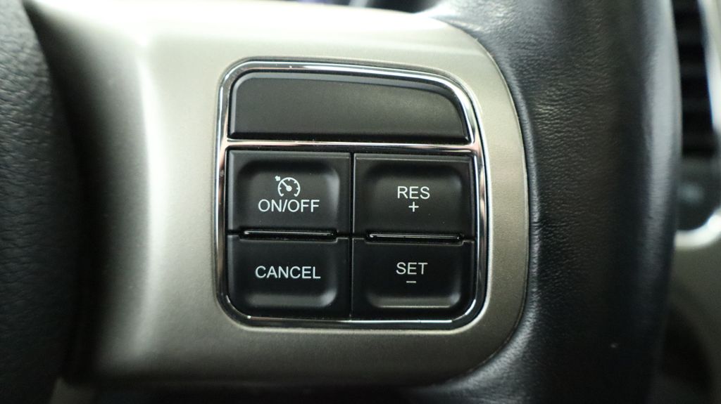 Thumbnail: 2012 Jeep Grand Cherokee - 31