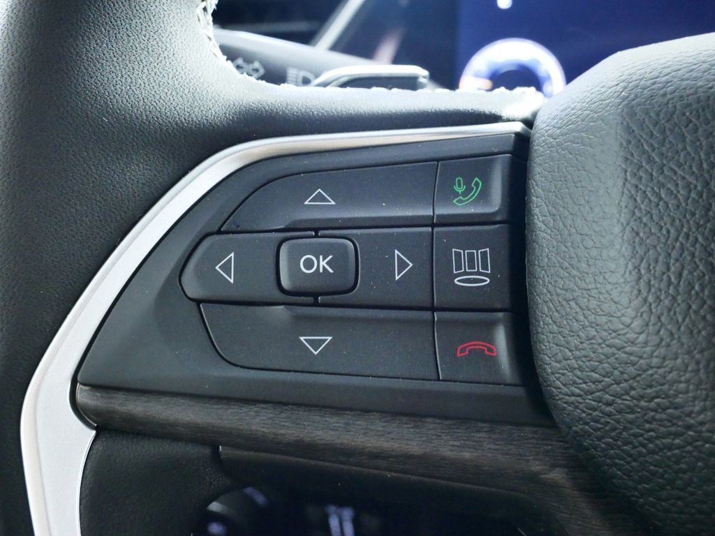 Thumbnail: 2024 Jeep Grand Cherokee - 40