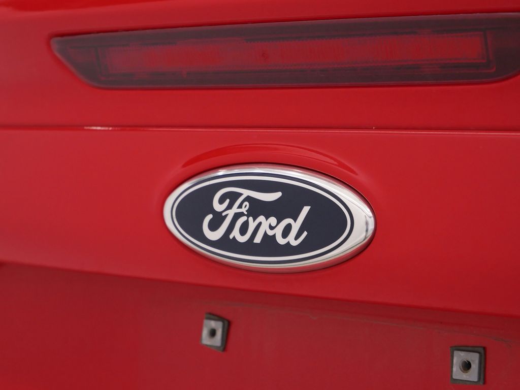 Thumbnail: 2012 Ford Focus - 21