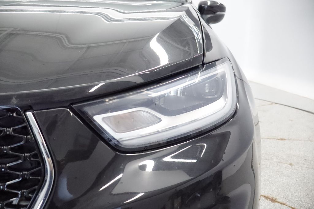 Thumbnail: 2023 Chrysler Pacifica - 3
