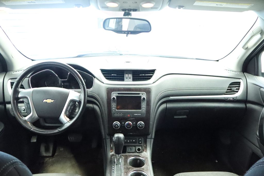 Thumbnail: 2017 Chevrolet Traverse - 21