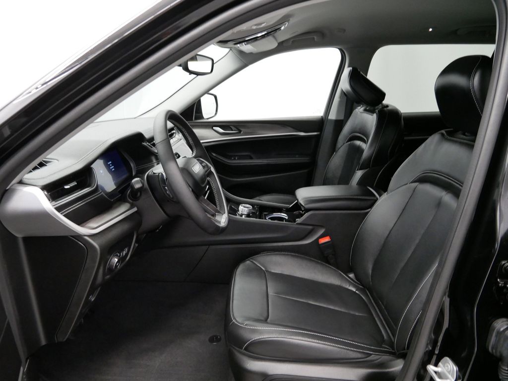 Thumbnail: 2022 Jeep Grand Cherokee L - 3