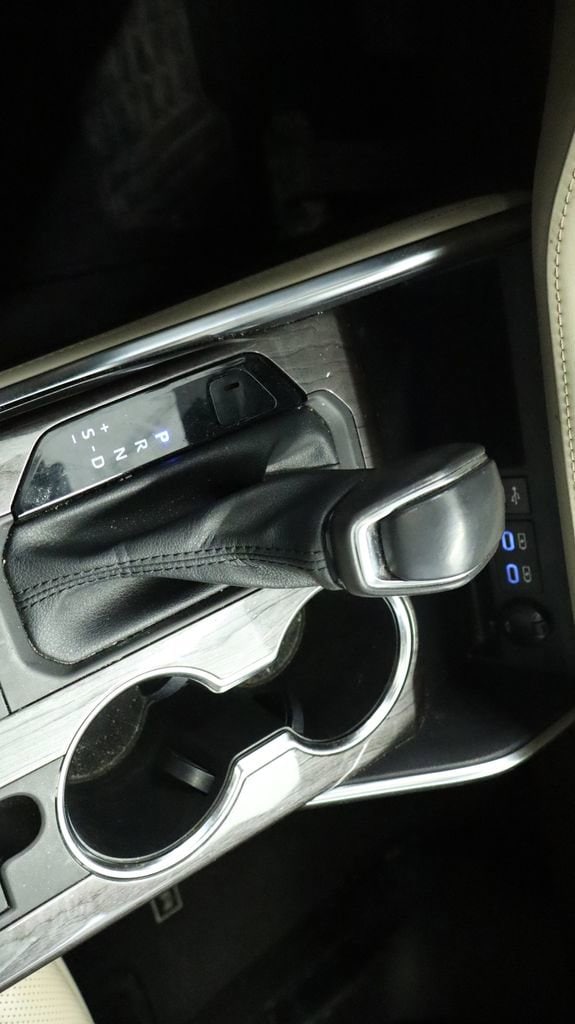 Thumbnail: 2022 Toyota Highlander - 37