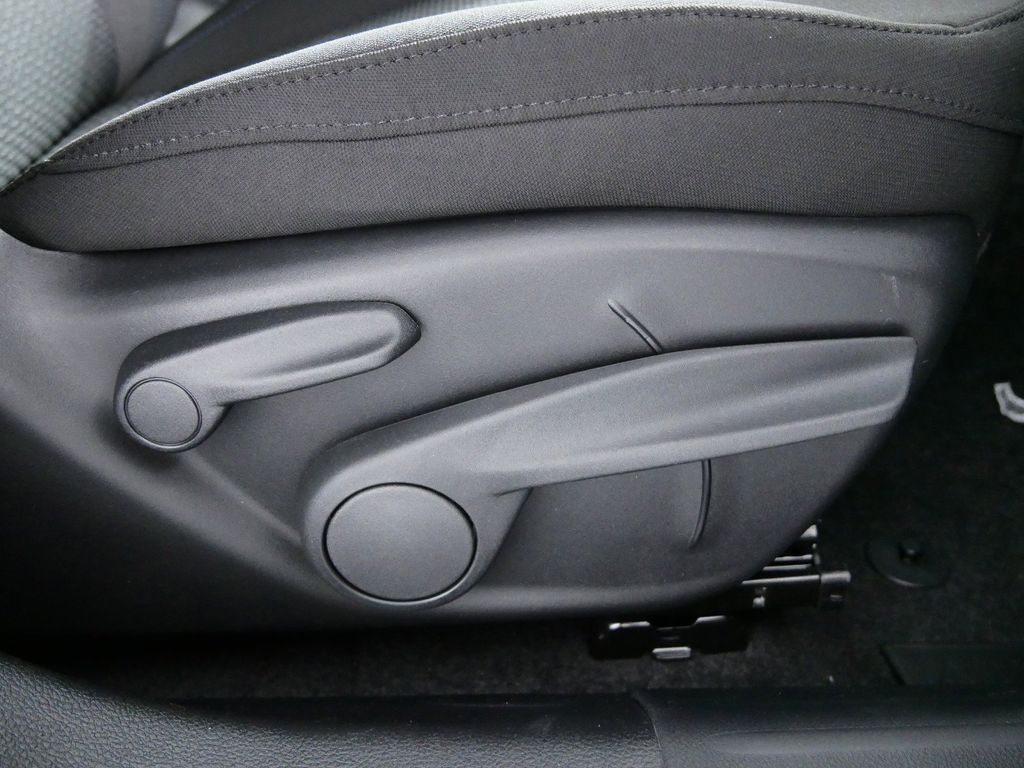 Thumbnail: 2024 Jeep Compass - 21