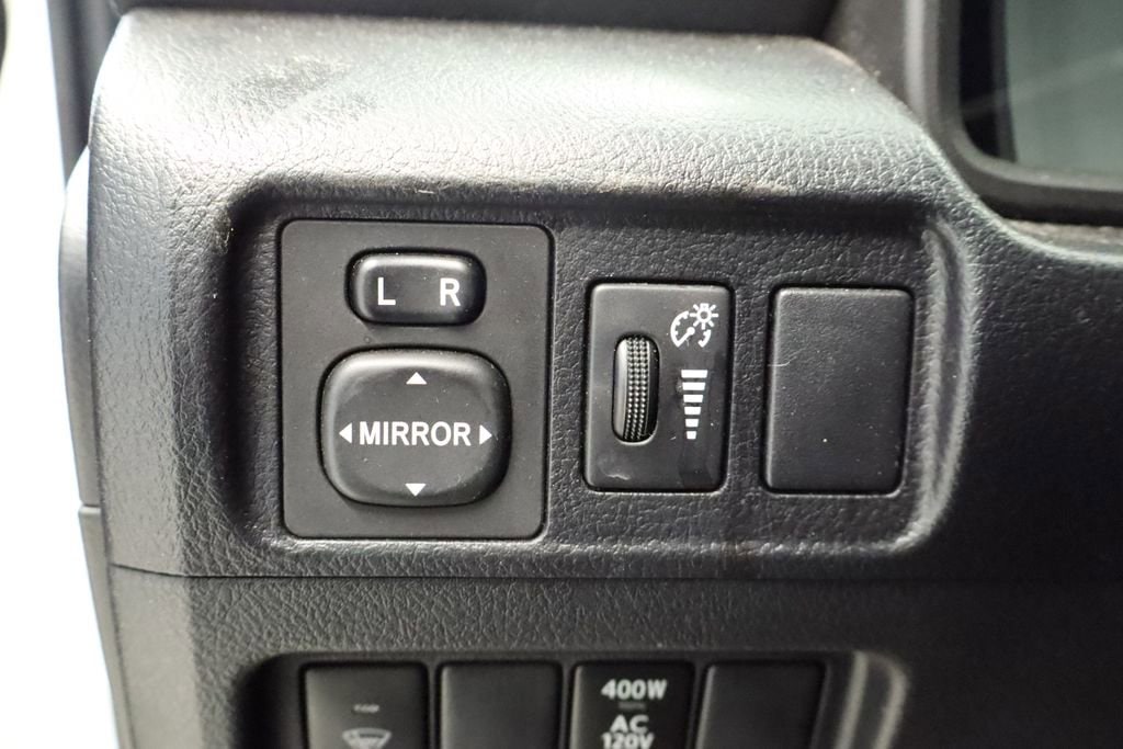 Thumbnail: 2018 Toyota 4Runner - 30