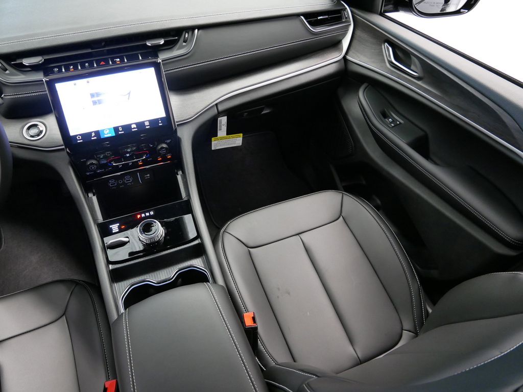 Thumbnail: 2025 Jeep Grand Cherokee - 18