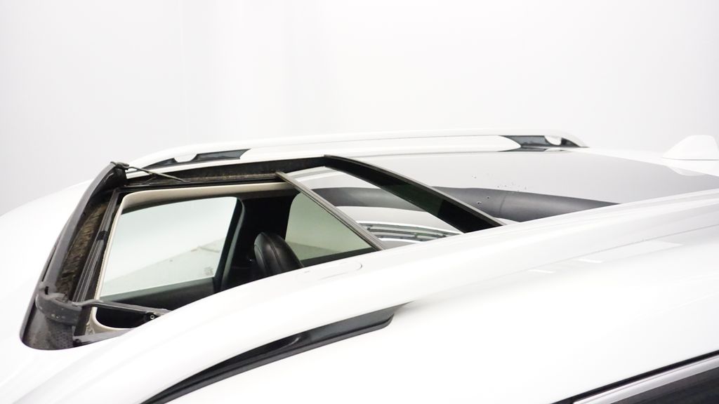 Thumbnail: 2016 Jeep Cherokee - 38