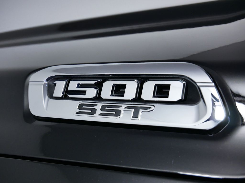 Thumbnail: 2025 RAM 1500 - 19