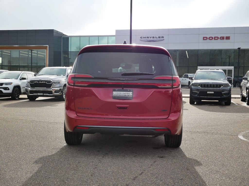 Thumbnail: 2026 Chrysler Pacifica - 45