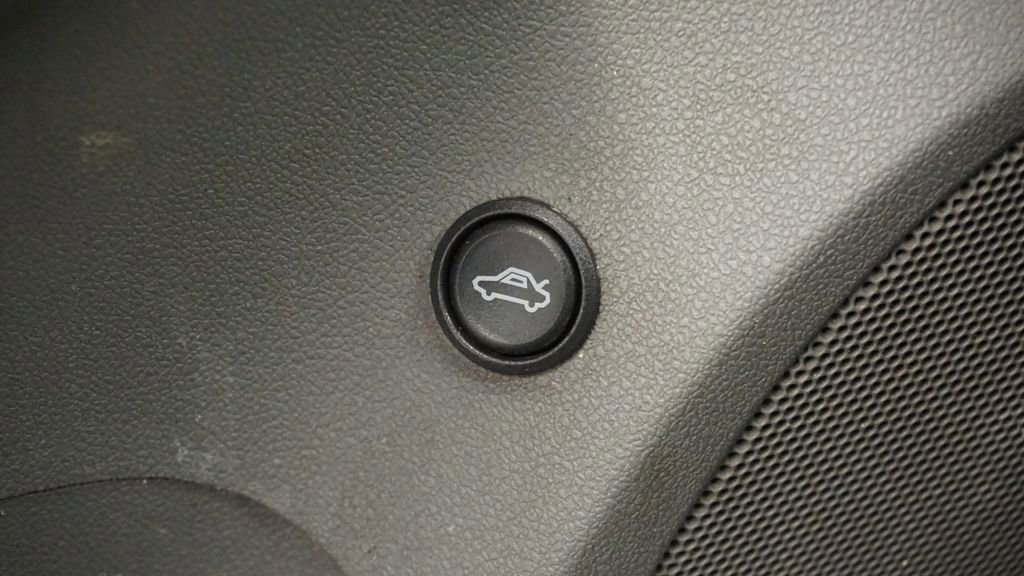 Thumbnail: 2012 Chevrolet Malibu - 38