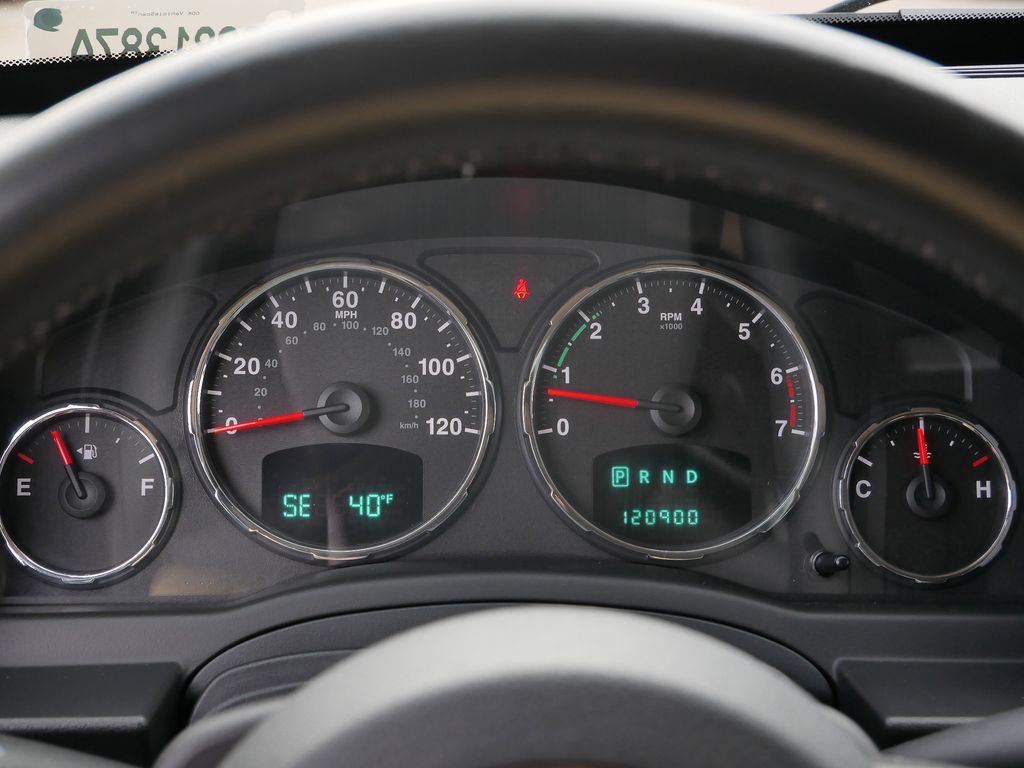 Thumbnail: 2012 Jeep Liberty - 29