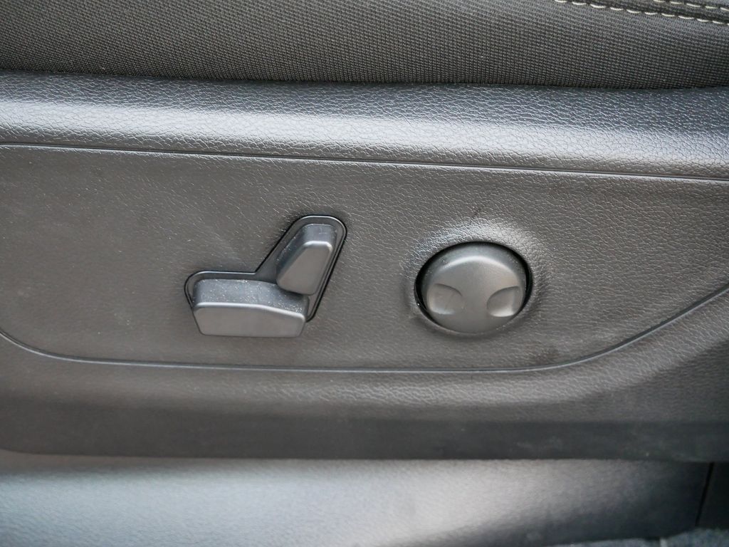 Thumbnail: 2026 RAM 1500 - 7