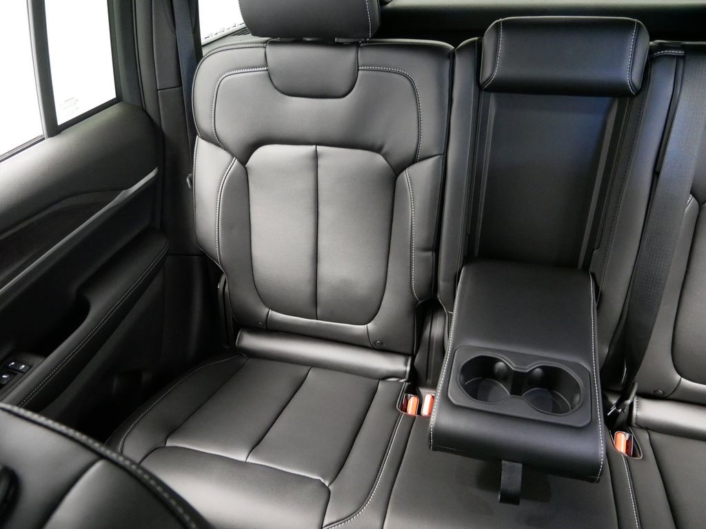 Thumbnail: 2025 Jeep Grand Cherokee - 19